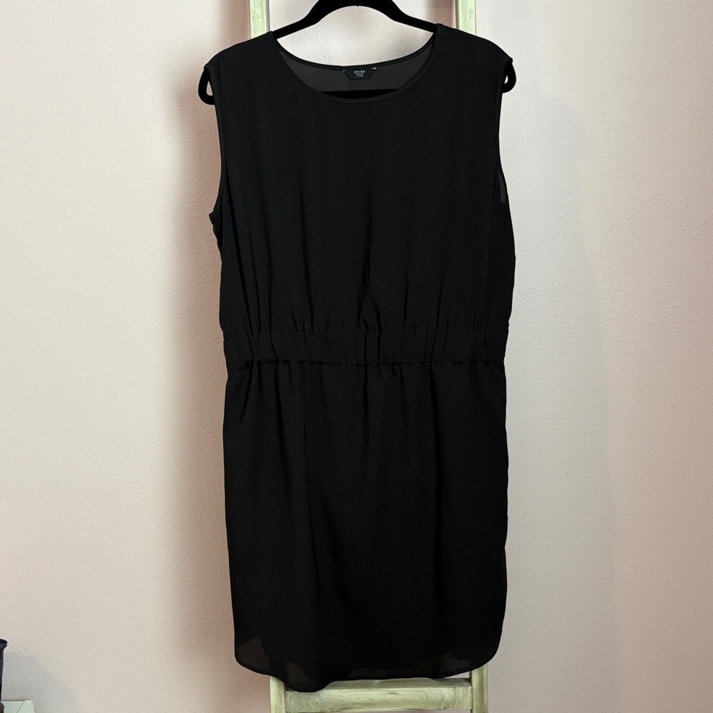 Chic Black Sleeveless Mini Dress